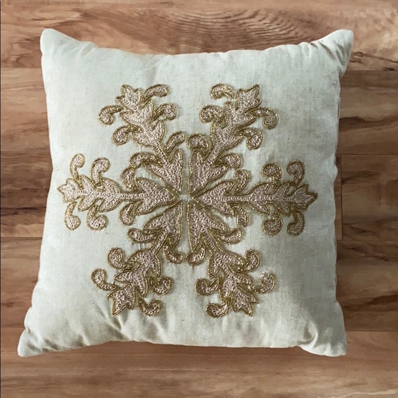 Square decorative pillow - Picture 2 of 8